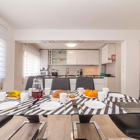 M - Martin & Tomas Guesthouse Lagos Ngoại thất bức ảnh