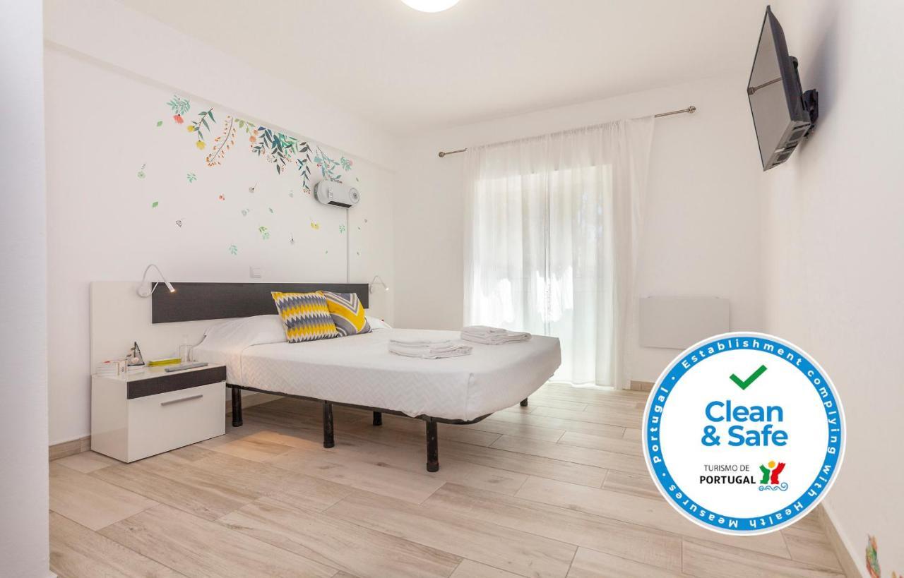 M - Martin & Tomas Guesthouse Lagos Ngoại thất bức ảnh